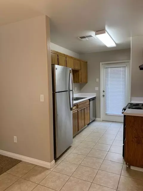 2605 Brookside Dr, Bakersfield, CA 93311