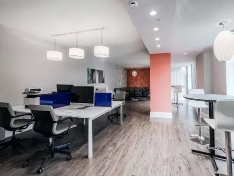 8 E 9th St, Chicago, IL 60605