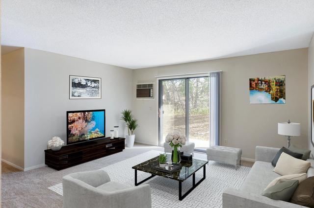 1813 Trailway Dr, Eagan, MN 55122