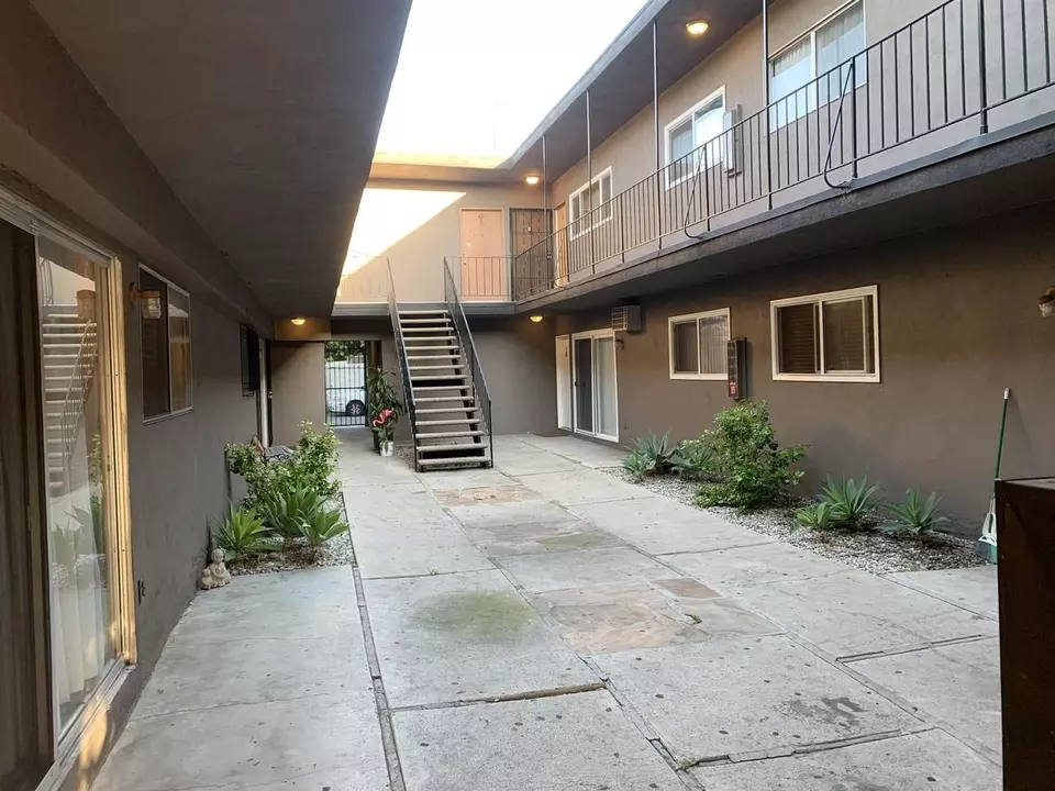  2546 S Spaulding Ave, Los Angeles, CA 90016 photo 21