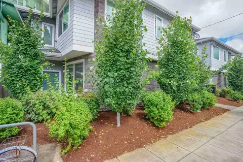 7025 N Mohawk Ave, Portland, OR 97203