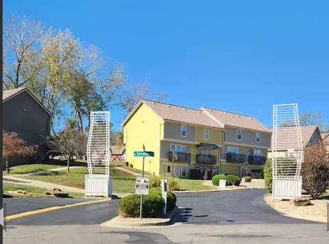 1346 NE 39th St, Kansas City, MO 64116