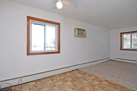 5980 2nd St NE, Fridley, MN 55432