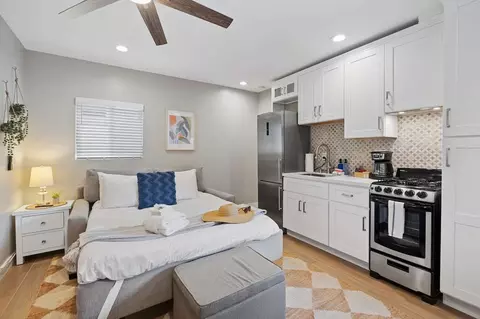 Del Monte Ave, San Diego, CA 92107