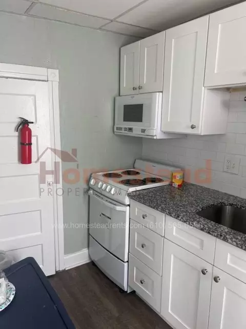 101 White Ave, Linwood, PA 19061