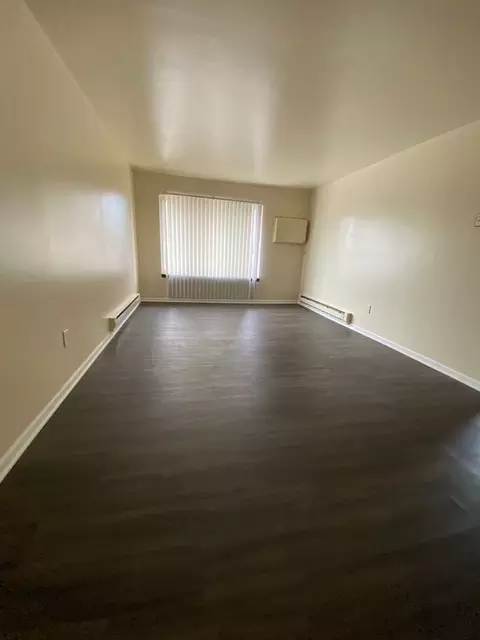 7501 W Green Tree Rd, Milwaukee, WI 53223