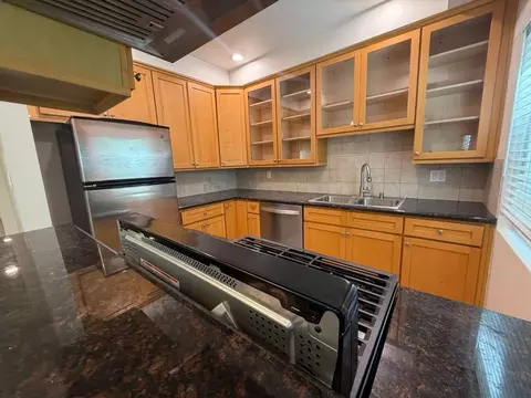 1537 Stanford St, Santa Monica, CA 90404