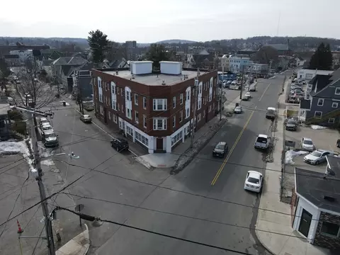 93 White St, Haverhill, MA 01830