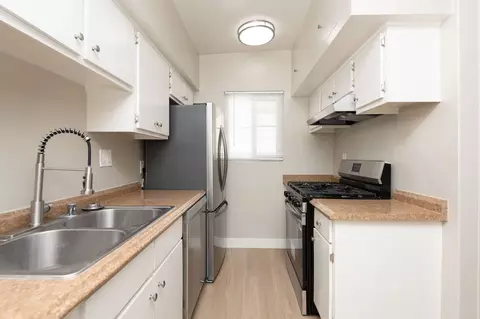 200 W Maple St, Glendale, CA 91204 photo 3