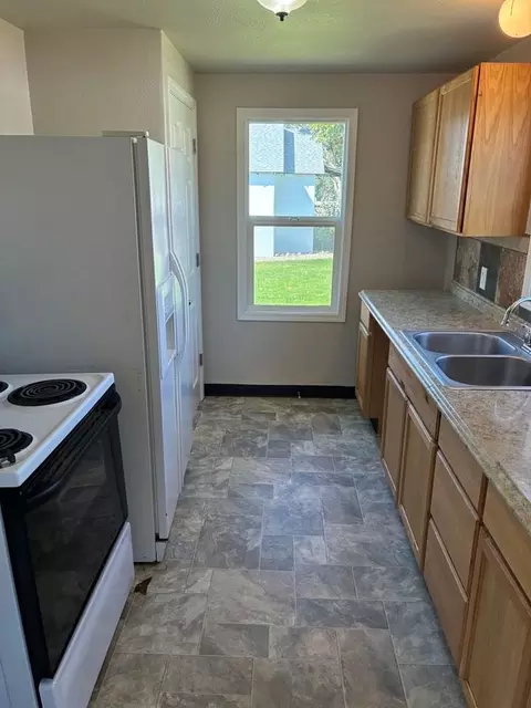 122 E Hazel St, Caldwell, ID 83605 photo 9