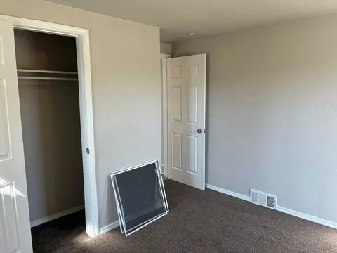 122 E Hazel St, Caldwell, ID 83605 photo 5