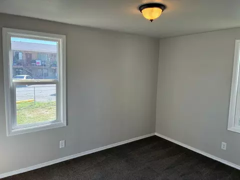 122 E Hazel St, Caldwell, ID 83605 photo 4