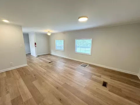 Wren Ln, Conway, SC 29527