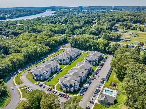 2 Westledge Dr, Norwich, CT 06360