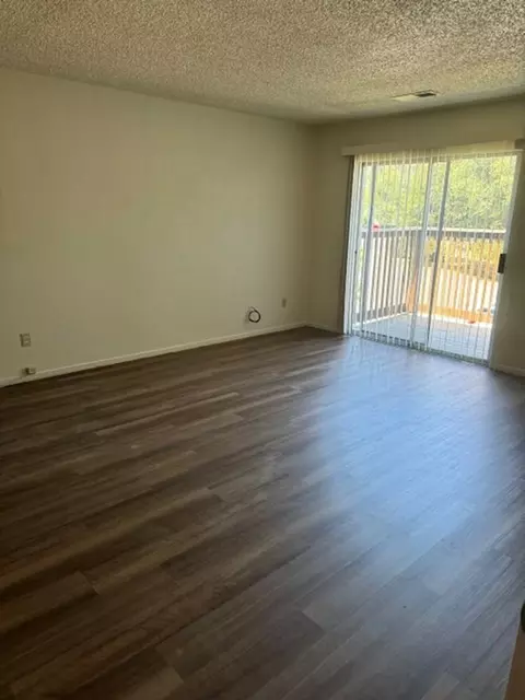 1801 Conifer Way, Redding, CA 96002