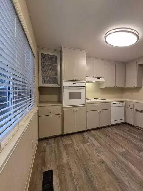 2316 Capitol Ave, Sacramento, CA 95816