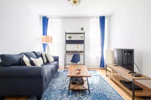 W 47th St, New York, NY 10036