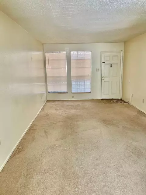 9228 Florida Blvd, Baton Rouge, LA 70815