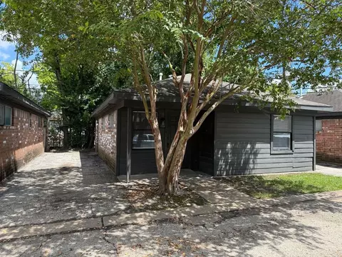 447 E Whitney St, Houston, TX 77022
