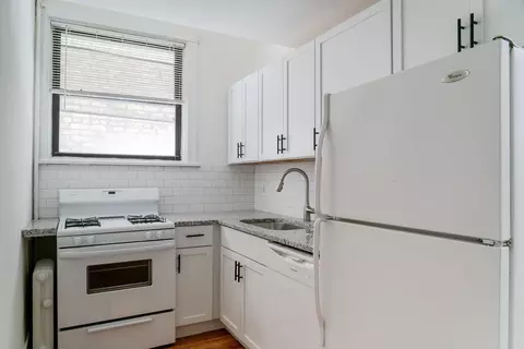 805 W Sunnyside Ave, Chicago, IL 60640 photo 5
