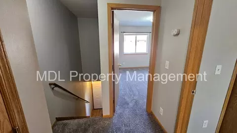 4907 Hedgewood Dr, Midland, MI 48640