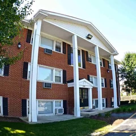 620 0s 540610 620 Old York Rd, Elmhurst, IL 60126