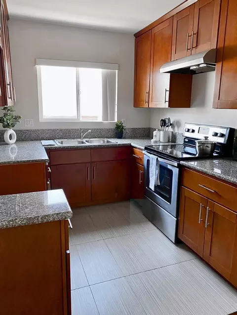6501 Fulton Ave, Los Angeles, CA 91401