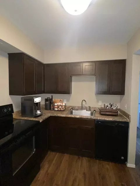 1306 N Frisco Ave, Springfield, MO 65802 photo 2