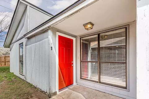 916 NE Tortoise Dr, Lawton, OK 73507