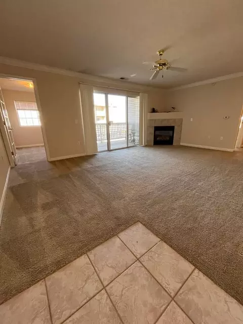 Hillsborough Dr, Omaha, NE 68164