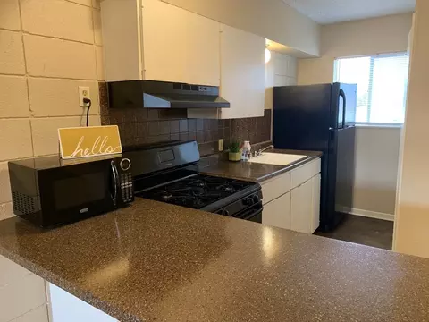 500 Elmwood Pl, Austin, TX 78705