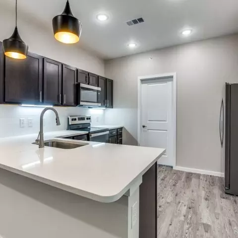 305 W Farm 1187, Crowley, TX 76036 photo 3