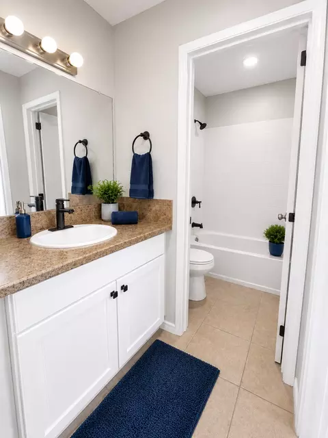 634 Lime Ave, Long Beach, CA 90802 photo 3