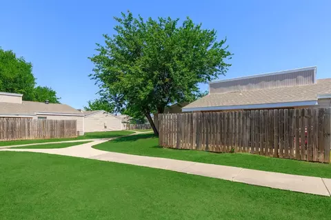 1236 Dickens Ct, Arlington, TX 76015 photo 7