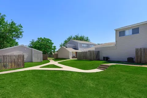 1236 Dickens Ct, Arlington, TX 76015 photo 3