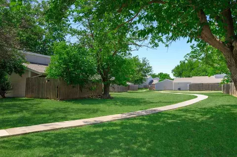 1236 Dickens Ct, Arlington, TX 76015 photo 6