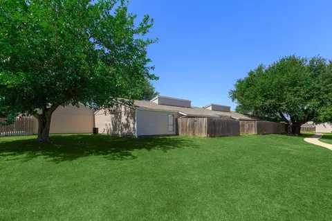 1236 Dickens Ct, Arlington, TX 76015 photo 8