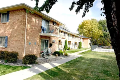 10000 Morgan Cir S, Minneapolis, MN 55431