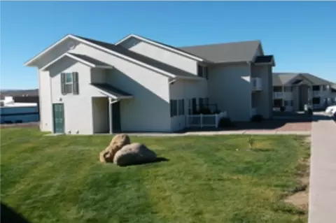 2475 Cascade Dr, Rock Springs, WY 82901