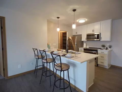 n91w16995 W17155 Apple Tree Ct, Menomonee Falls, WI 53051