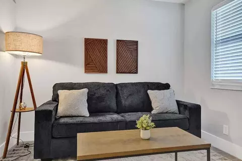 50 SE 12th St, Fort Lauderdale, FL 33316