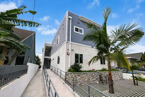 1212 W 37th Dr, Los Angeles, CA 90007