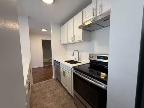 1000 1st Ave W, Seattle, WA 98119