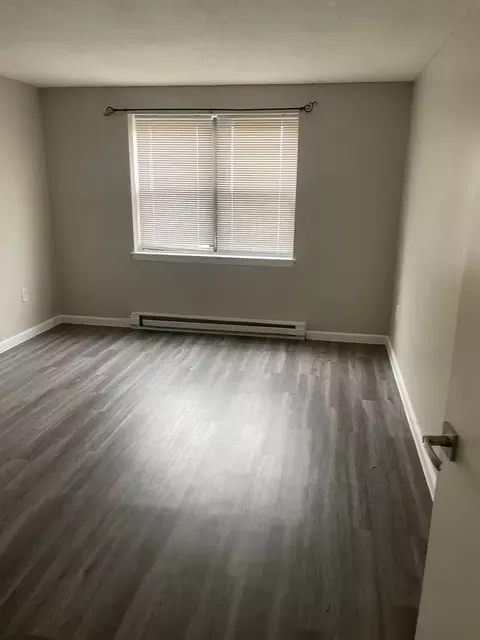 44 New Britain Ave, Hartford, CT 06106