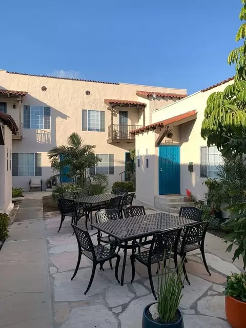 449 W Garfield Ave, Glendale, CA 91204