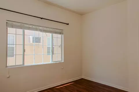 449 W Garfield Ave, Glendale, CA 91204