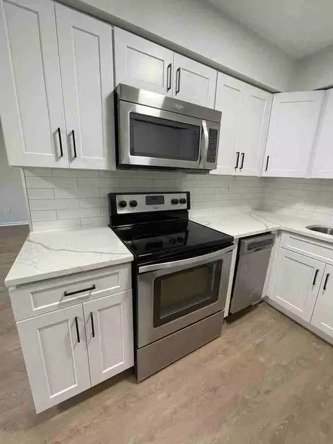 68 W 25th St, Bayonne, NJ 07002