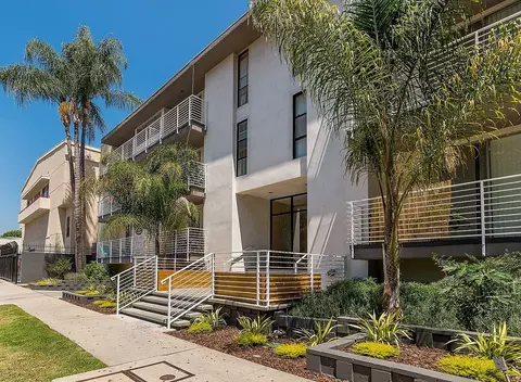 6333 Lexington Ave, Los Angeles, CA 90038