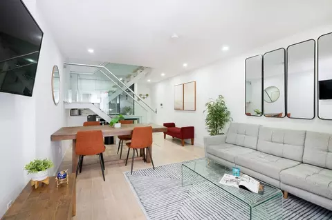 244 E 75th St, New York, NY 10021