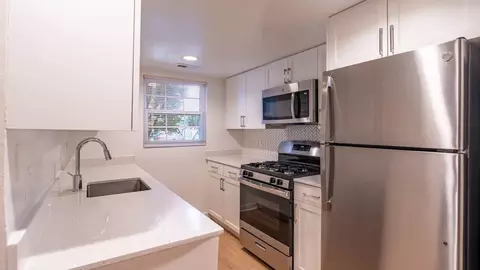 701 N Wayne St, Arlington, VA 22201 photo 4